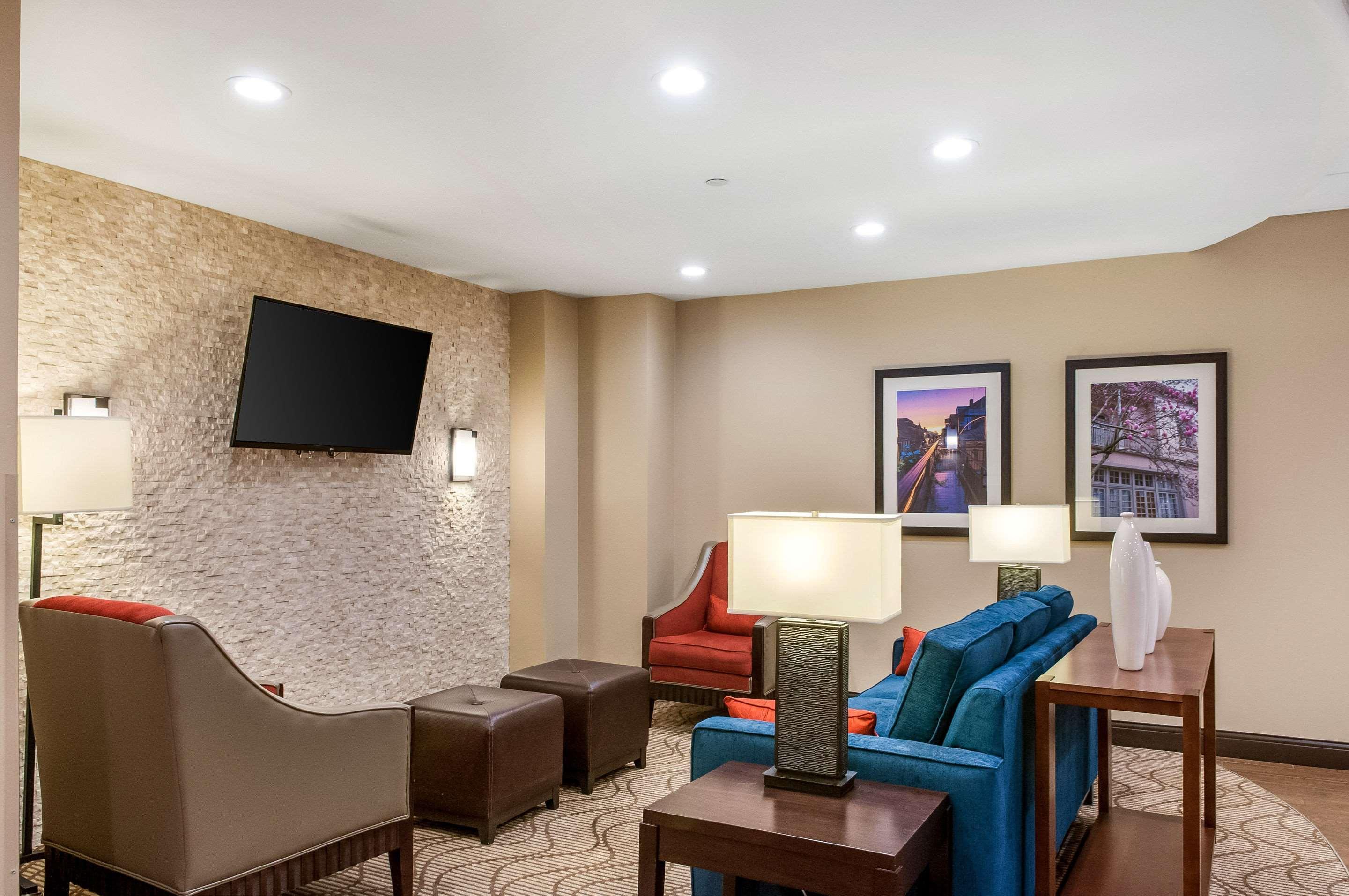 Comfort Inn & Suites At Copeland Tower Metairie Bagian luar foto