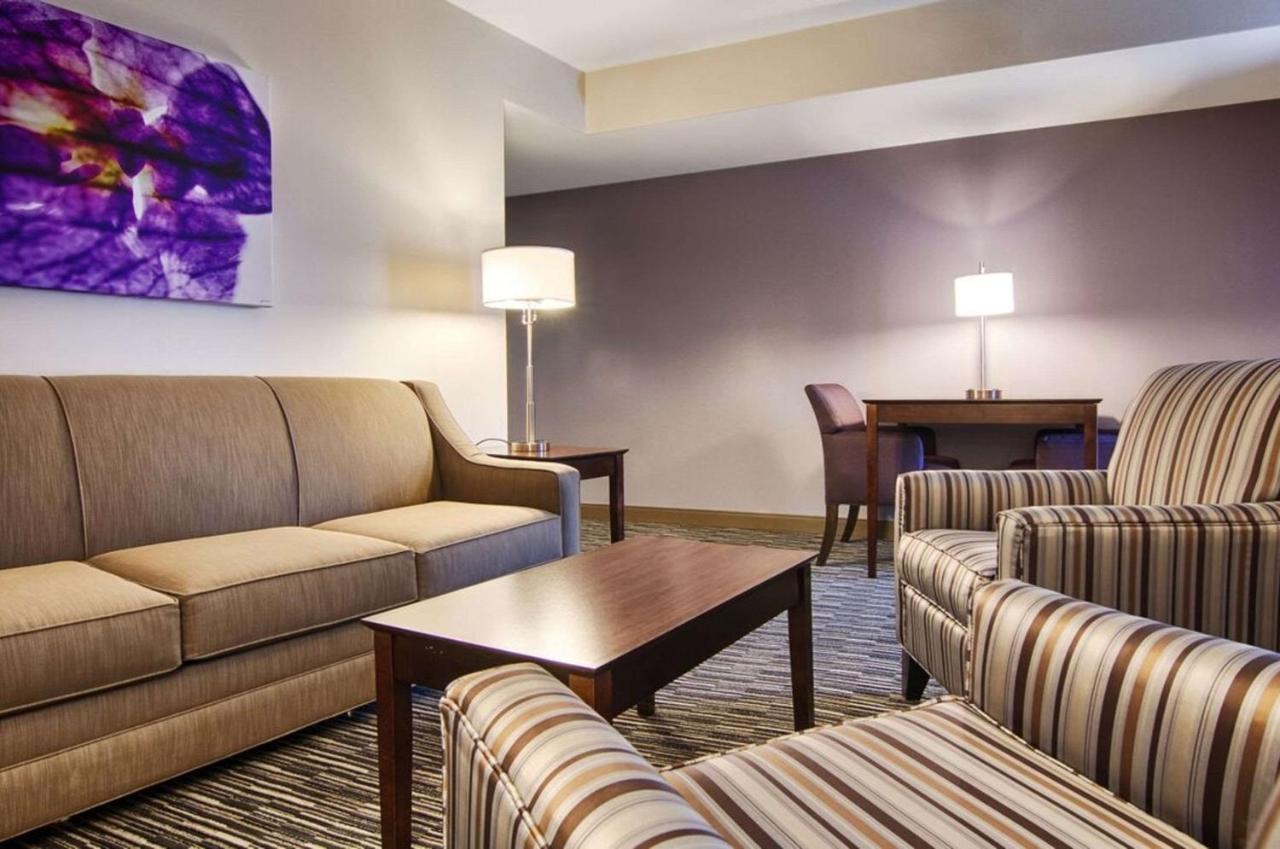 Comfort Inn & Suites At Copeland Tower Metairie Bagian luar foto