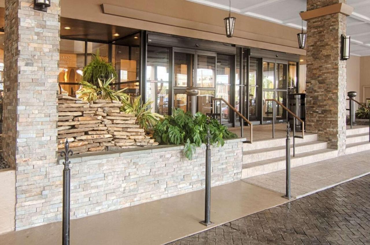 Comfort Inn & Suites At Copeland Tower Metairie Bagian luar foto