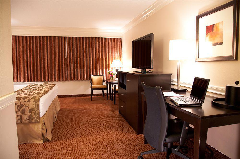 Comfort Inn & Suites At Copeland Tower Metairie Bagian luar foto